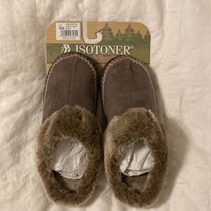 Isotoner Women's Brown Slippers